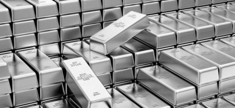 La plata coge el rebufo del oro y se dispara