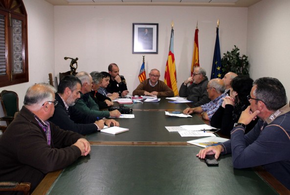 Agricultores de Callosa y el Ayuntamiento piden de nuevo la rebaja del IRPF para el níspero