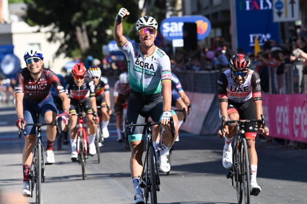 Peter Sagan impone su ley al esprint