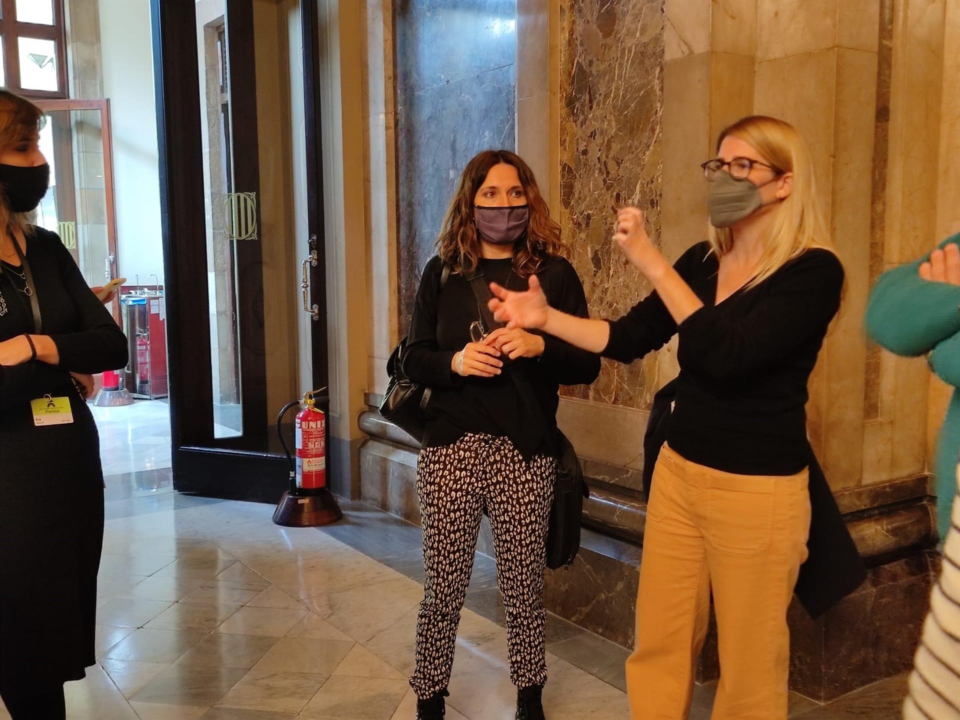 La diputada de ERC en el Parlament Laura Vilagrà y la vicepresidenta de Junts, Elsa Artadi. Foto: EUROPA PRESS - 