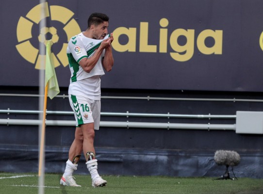 El Elche marca más de dos goles y remonta por primera vez en la temporada
