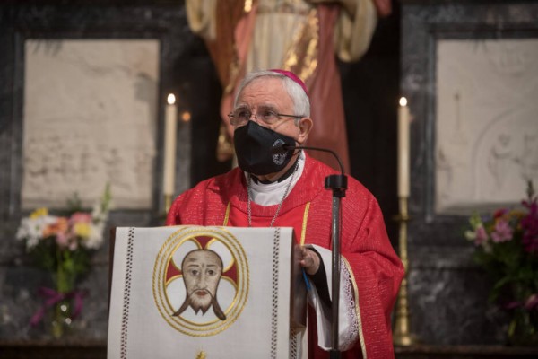 Roma prepara el relevo del obispo de Alicante tras el 'caso ecónomo'; suena Munilla para la limpieza