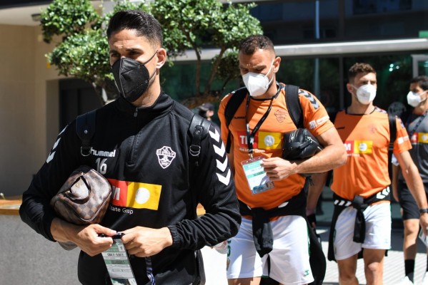 El Cádiz realiza cinco cambios y el Elche cuatro
