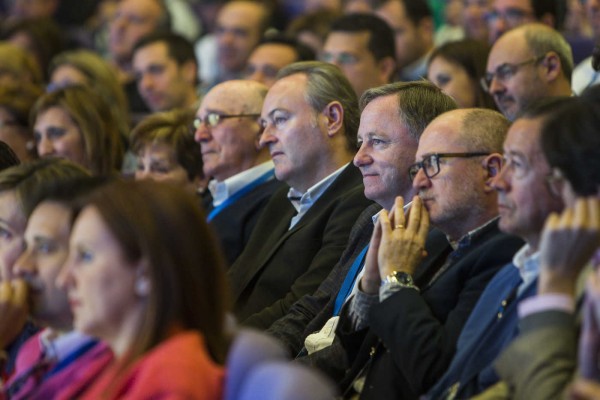 Génova y parte del PPCV afean a Bonig su rechazo a los Presupuestos de Rajoy