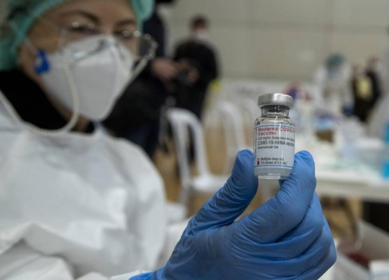 Expertos alemanes advierten de que será necesaria una tercera dosis para reforzar la inmunidad