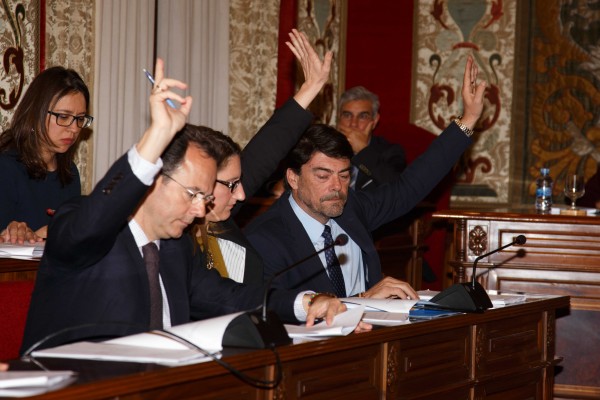 El PP revisa los contratos de Comercio e insta a Echávarri a aclarar si tomará medidas