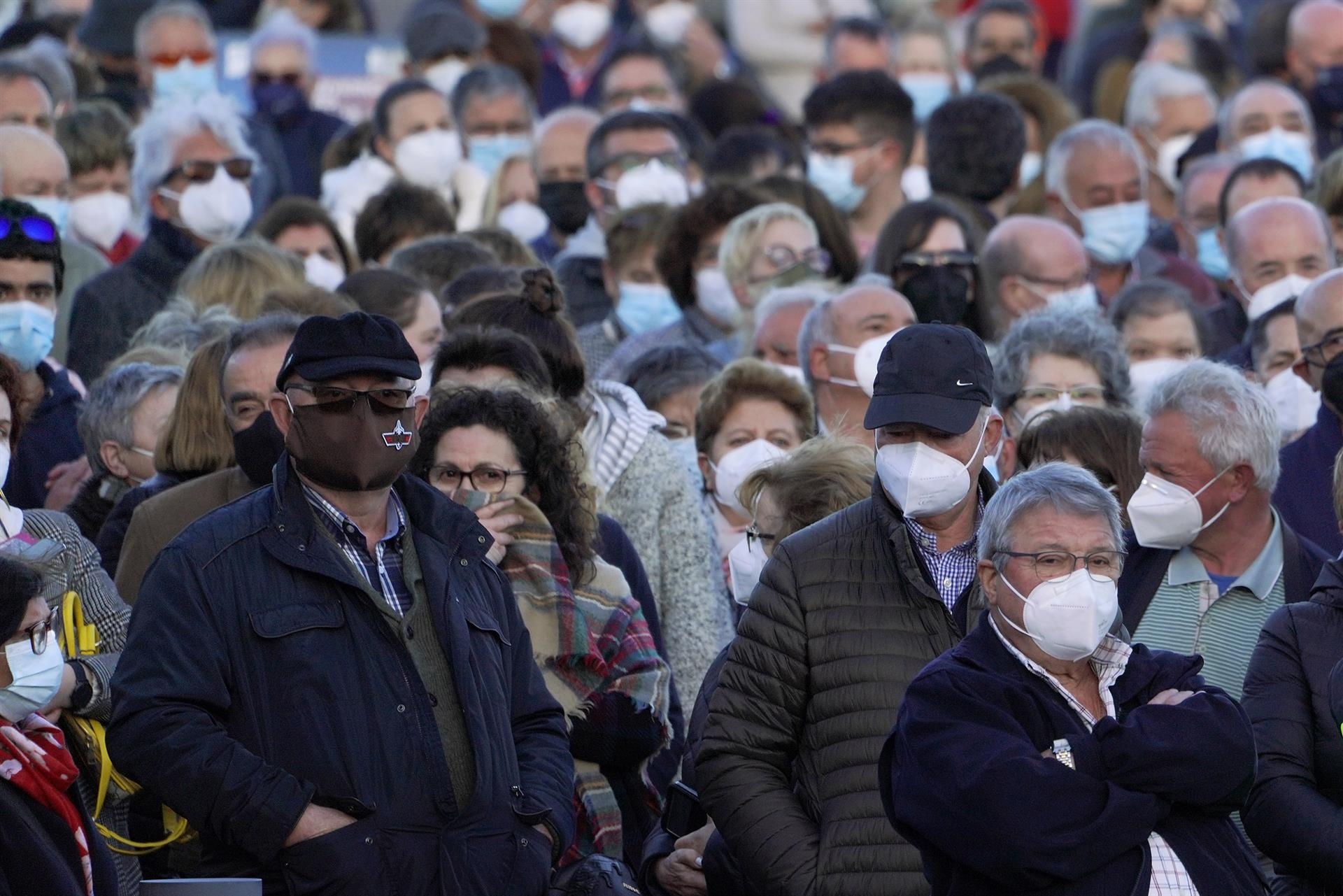 España notifica 6.347 casos y 58 muertes, con la incidencia bajando levemente a 162