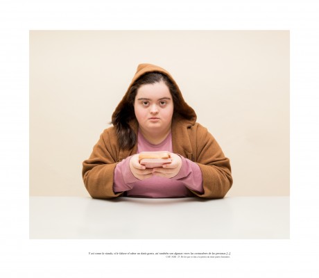 Las Naves inaugura 'Las buenas maneras', el proyecto fotográfico de Lola Calzada
