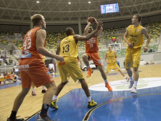 Valencia Basket estrena liderato ante un pujante Gran Canaria