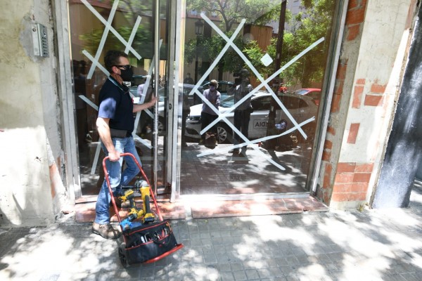 La UCO avisa a un cerrajero para abrir una caja fuerte en el domicilio de Rafael Rubio
