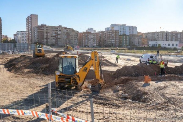 La construcción genera en la Región 2.675 contratos, un 6,7% menos que en marzo