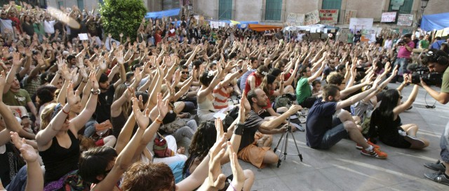 Podemos ante el espejo del 15M: de la ilusión a convivir sin Iglesias... y con Urralburu al acecho