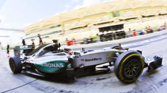 Rosberg se suma a la fiesta de Mercedes en el año de Hamilton
