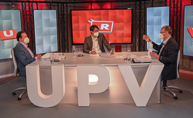 Máxima tensión en el debate por la UPV: 