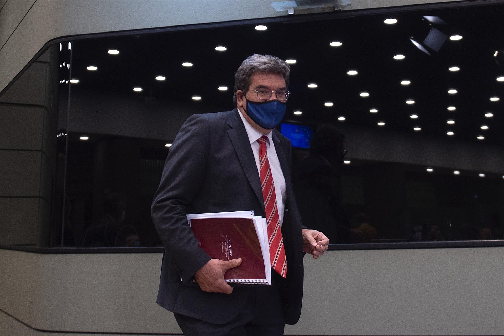 El Gobierno propone una cuota de autónomos de entre 90 y 1.220 euros mensuales en nueve años