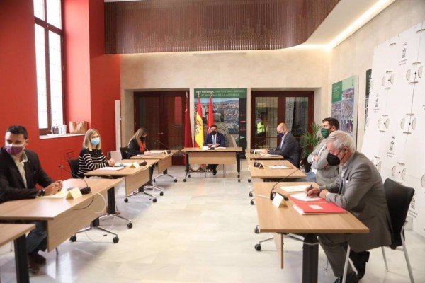 Serrano activa la comisión para investigar la vacunación en la ciudad de Murcia