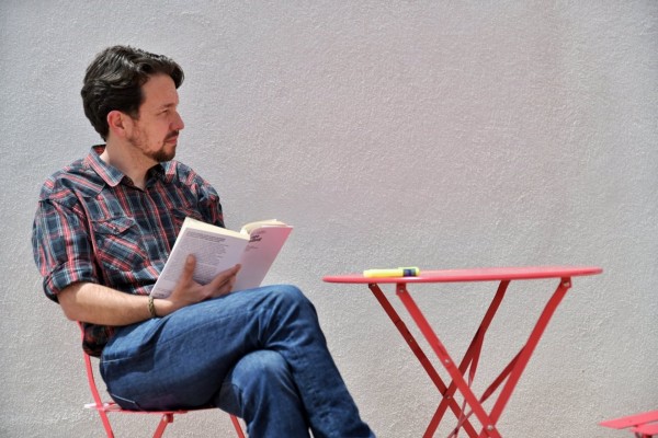 Pablo Iglesias se corta la coleta tras abandonar la política
