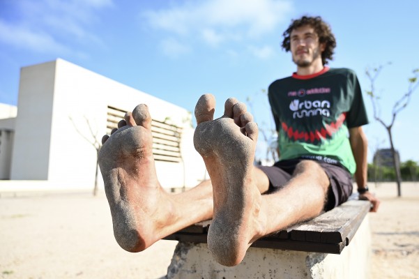 Xavier Gil o el arte de correr descalzo