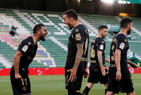 Joselu pone en ventaja al Alavés en Elche