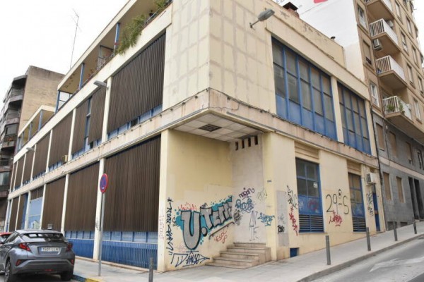 La Learning Factory de Elche se integrará en zona industrial; Correos se rescataría para uso comercial