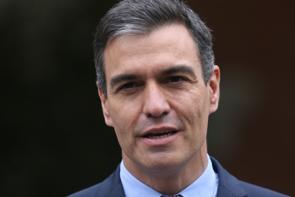 Pedro Sánchez arropa en las redes a Lorca: 