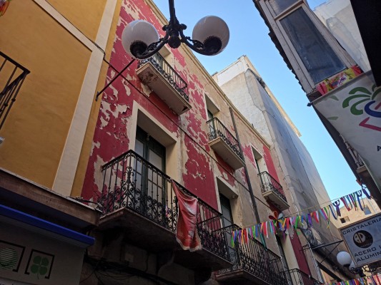 Los propietarios de Almacenes Parreño de Elche rechazan una propuesta de compra para rehabilitar el edificio