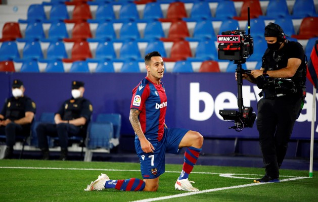 El Levante se abona a la épica contra el Barça para cerrar la permanencia