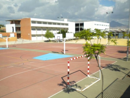 Escola Valenciana organitza la ReTrobada i el lliurament de premis del Sambori a l'IES Mutxamel