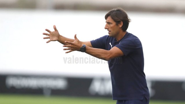 Angulo, primera alternativa para el Valencia Mestalla