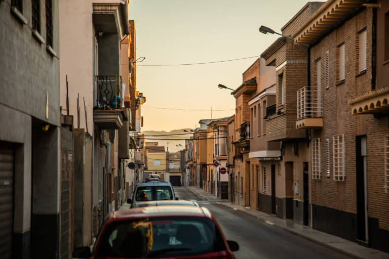 La Sareb cede tres viviendas al ayuntamiento de Riba-roja para alquiler social