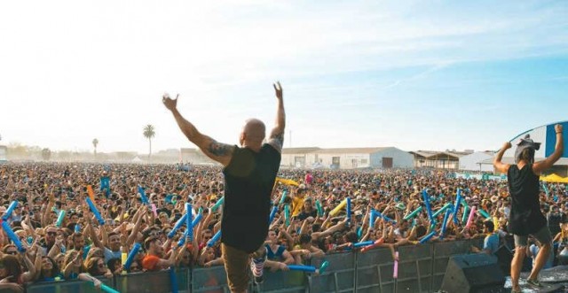 Empresarios de La Marina estudian denunciar las Paellas Universitarias 