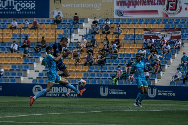 El UCAM CF jugará ante el filial del Barça por el ascenso 