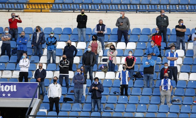Los aficionados reclaman una rebaja de los precios de las entradas para el partido contra el Cornellà 