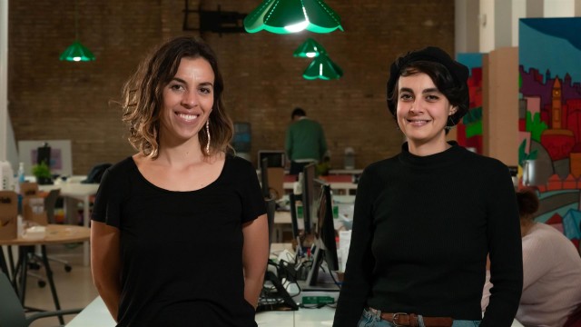Diseñan un pantalón que se pone desde arriba para la autonomía de personas con movilidad reducida