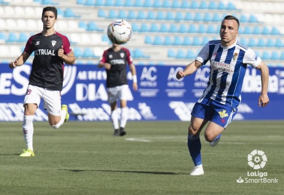 Javi Jiménez, titular en un Albacete que se agarra a la lucha por la salvación