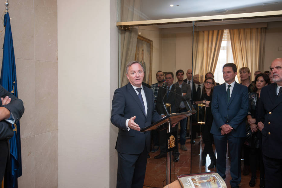 El delegado del Gobierno, Juan Carlos Moragues, este jueves, en la toma de posesión del nuevo subdelegado de Alicante. Foto RAFA MOLINA - 