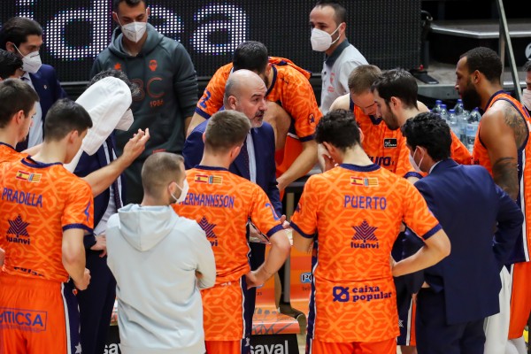 Valencia Basket confía en que el reto de visitar al Madrid impulse su defensa