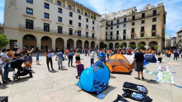 Una quincena de asociaciones de padres reclama celeridad en las mejoras de los colegios de Alicante