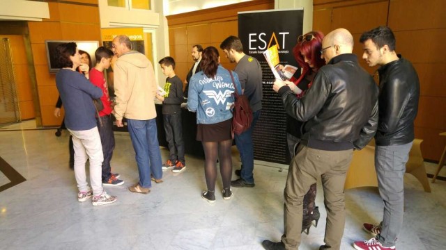 Jóvenes interesados en lo digital y los videojuegos asisten al ‘Open Day’