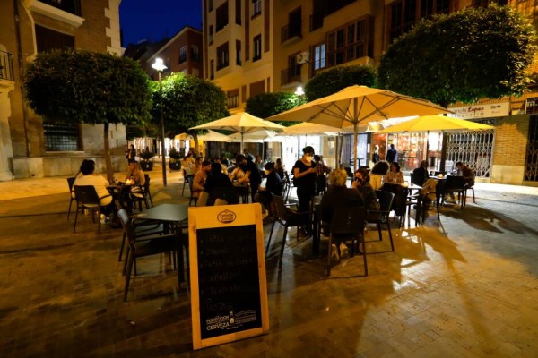 La hostelería celebra el fin del estado de alarma pero pide que se aumente el aforo permitido