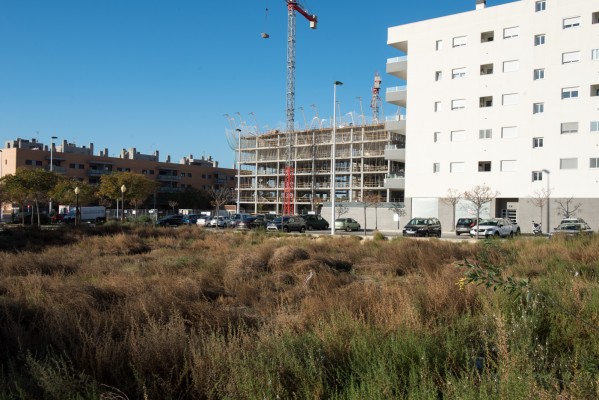 Elche subasta la decena de solares y 58 aparcamientos por 1,9 millones: su ingreso es para vivienda 