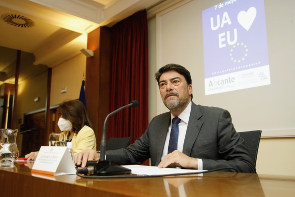 Alicante aboga por ajustar el horario de la hostelería al toque de queda tras el fin de la alarma