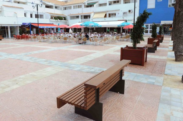 La plaza Bohemia de La Manga tendrá un nuevo bulevar con área de juego infantil y aparcamiento