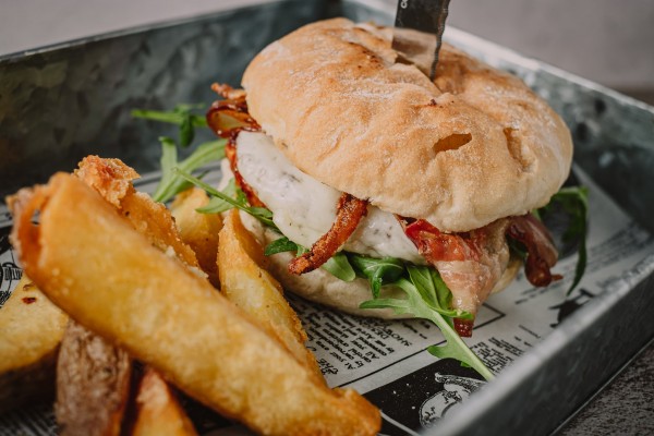 Boa Garden, la nueva apuesta por el 'urban food' en Playa de San Juan con el alma de Voraz y Tom Rock