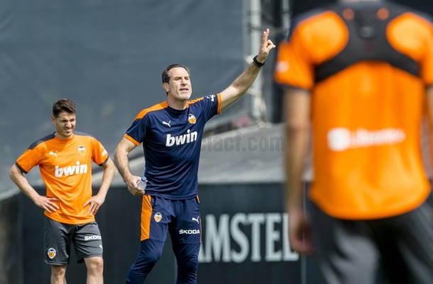 Voro fue duro y exigente en su primera charla en el vestuario