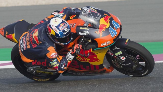 Oliveira le da a KTM su primera pole