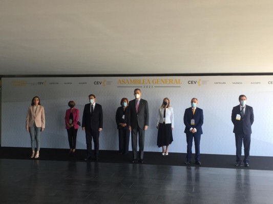 El Rey alaba a los empresarios de la Comunitat: 