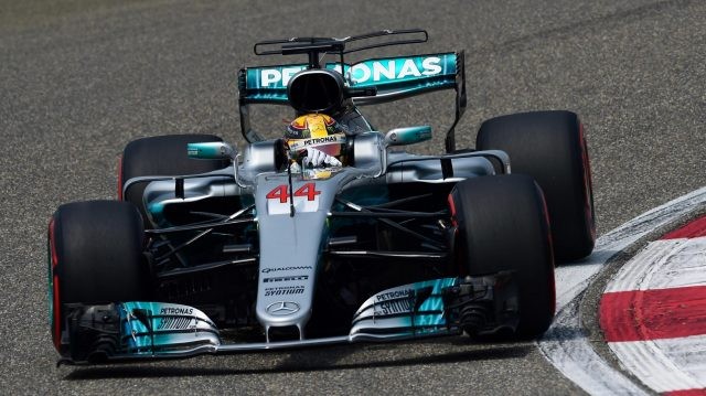 Hamilton gana por quinta vez el Gran Premio de China