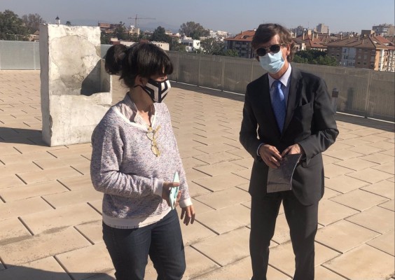 Ese afán por entender...  que Ana Genovés expone en el Centro Párraga con 'Tú y yo' 