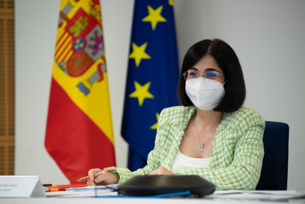 Darias descarta estados de alarma 'a la carta' y defiende que la vacunación va 